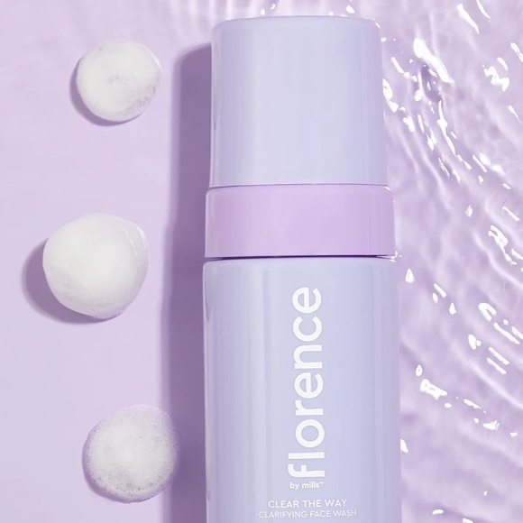 Florence by mills CLEAR THE WAY CLARIFYING FACE WASH BNIB! - Picture 9 of 10